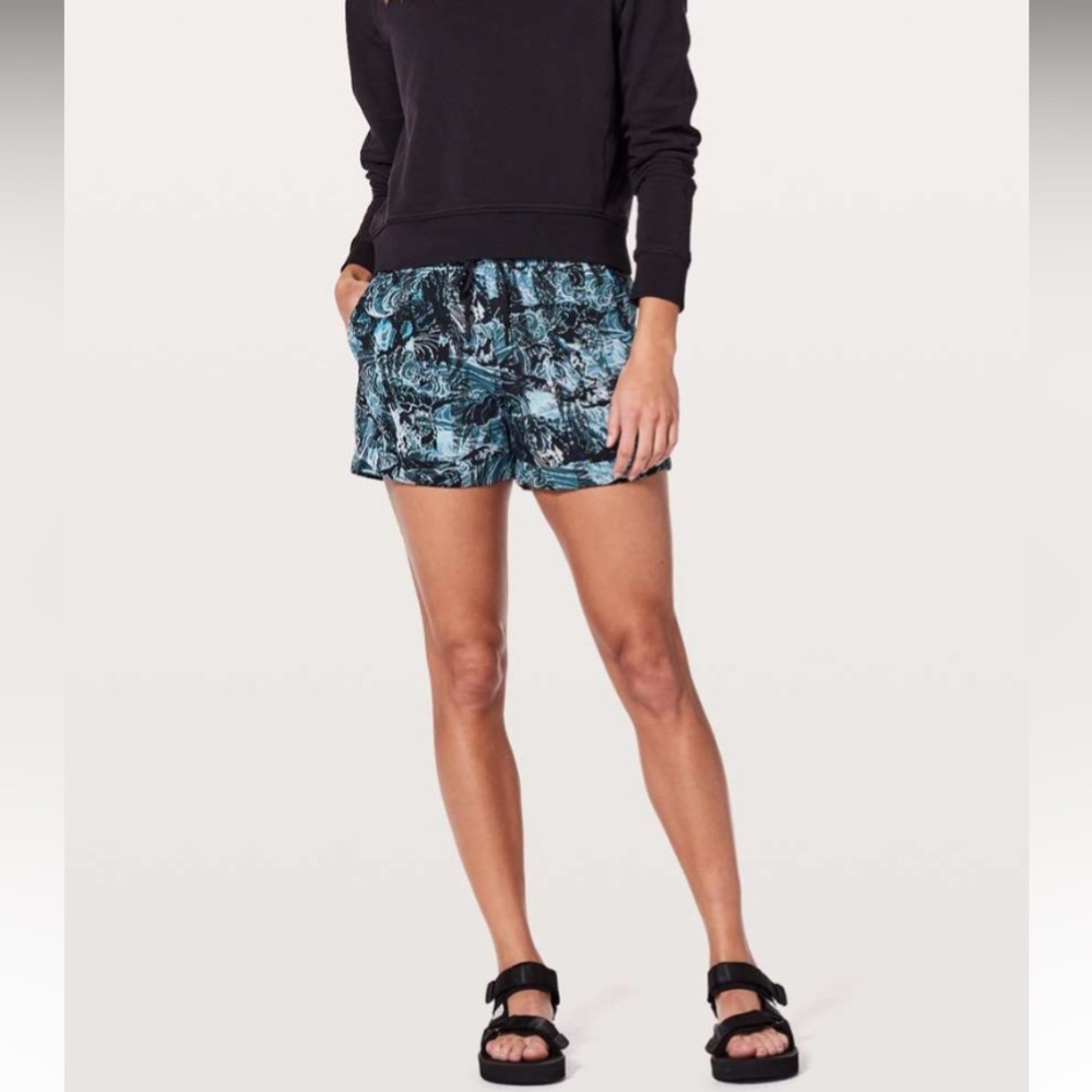 Lululemon Spring Break Away Shorts 4 Way Stretch